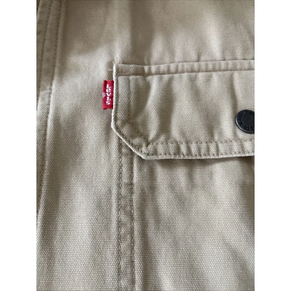 Levis levi mens